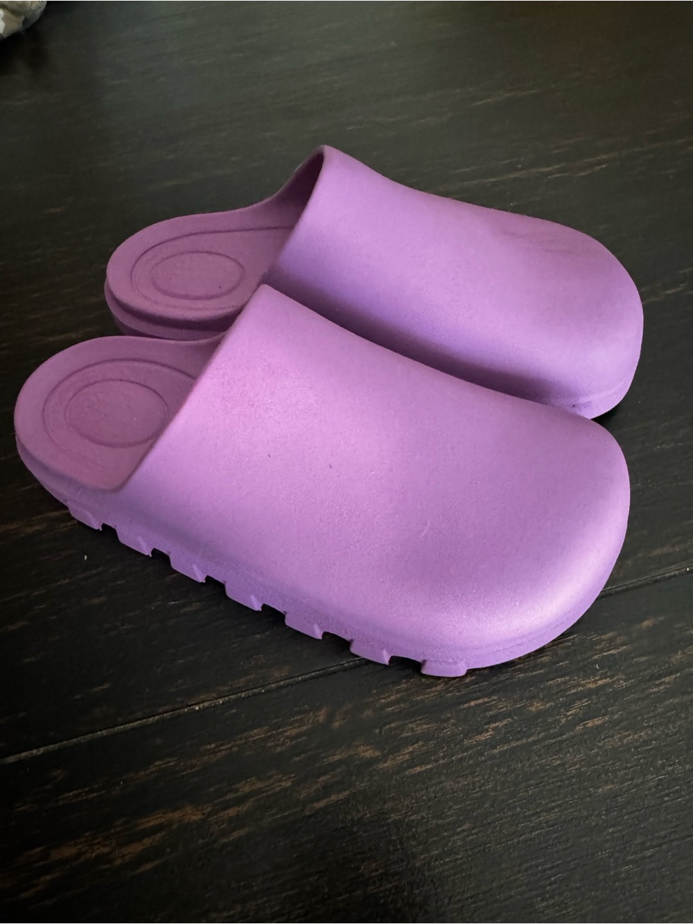Free People Movement Halftime Slides in a vibrant violet rose purple - Picture 2 of 8